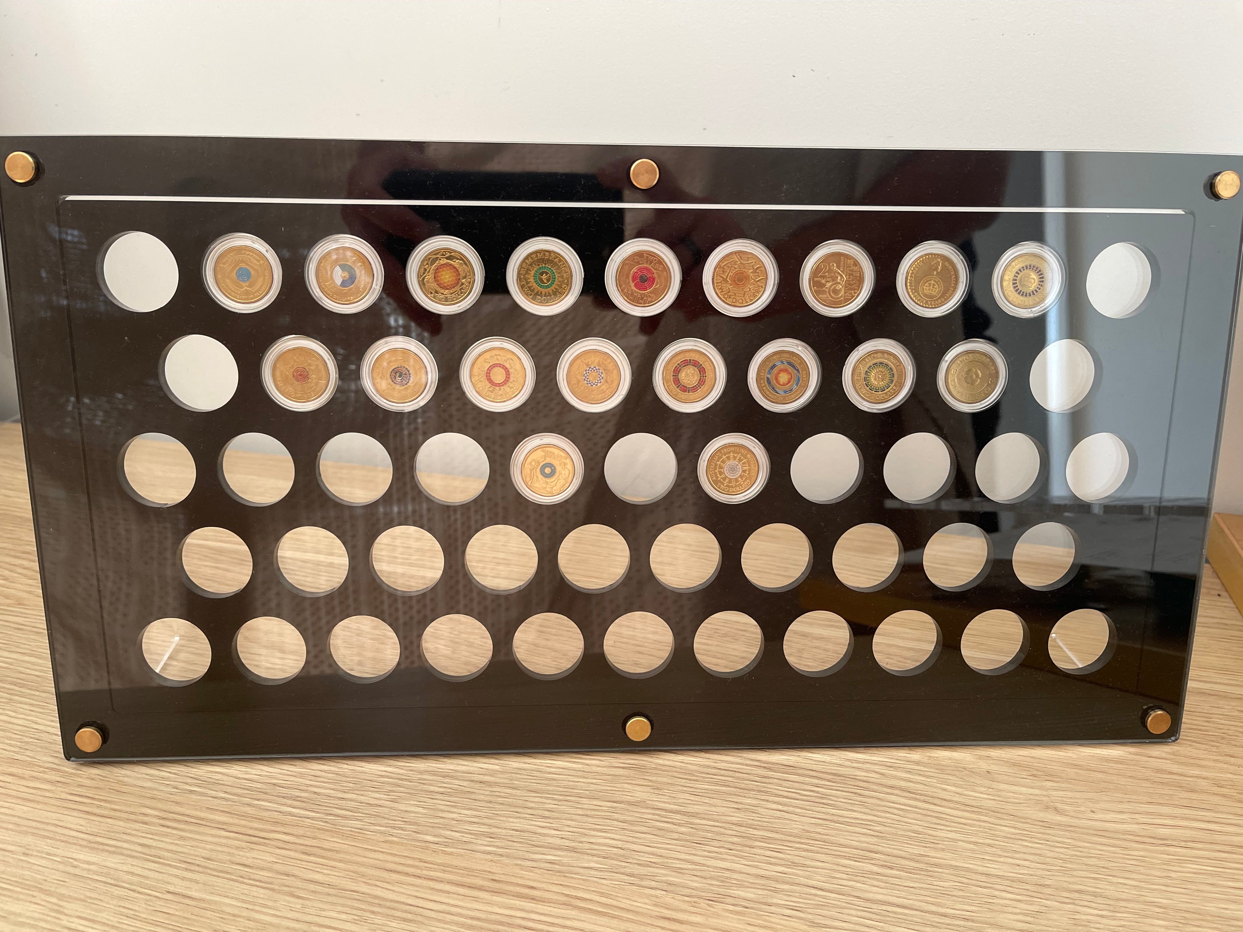 $2 coin display, black or clear – Stirling collectibles displays